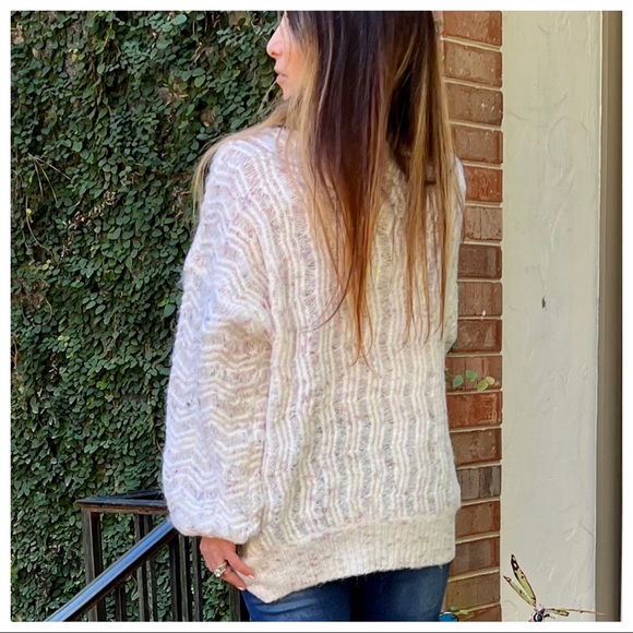 Absolutely Fabulous Soft and Comfy Rainbow Speckled sweater - Picture 8 of 9